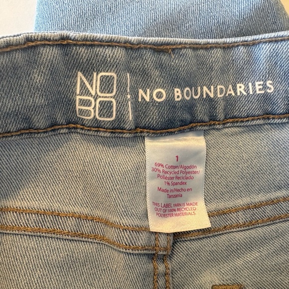 No Boundaries Mid Rise Boot Cut jeans size 1 NWT - Picture 6 of 7